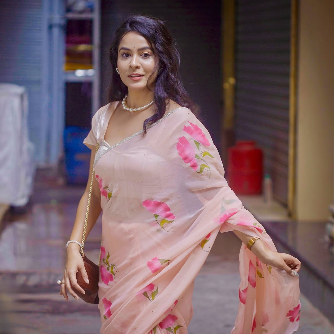 Hand-Painted Peachy Pink Floral Chiffon Saree