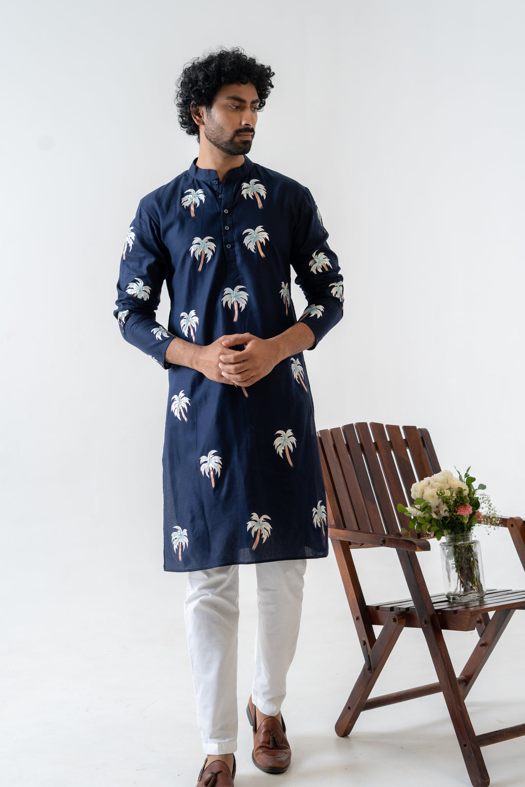 Handpainted and Handembroiderd Navy Blue Palm Tree Saree and Kurta Twin Outfit