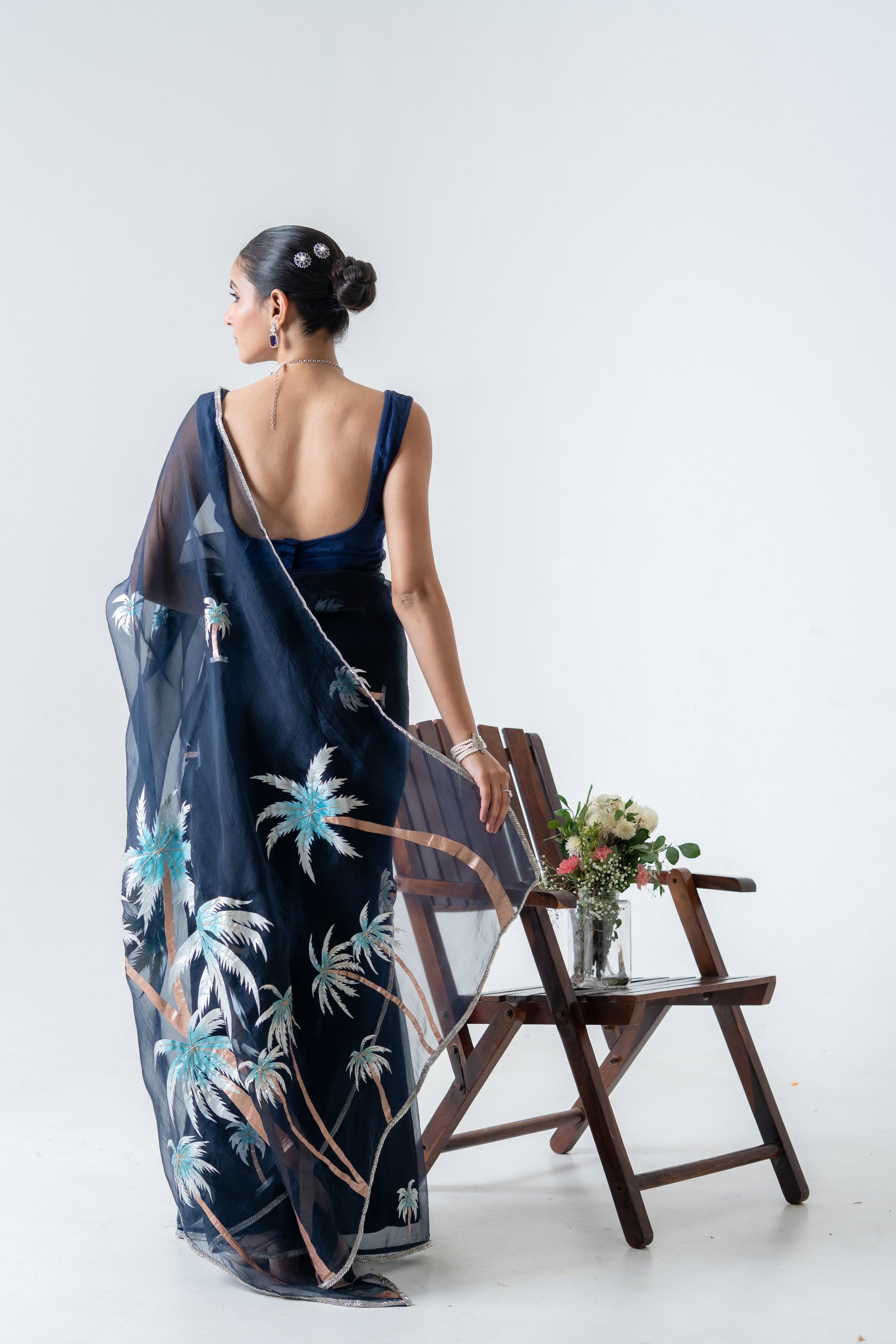Handpainted and Handembroiderd Navy Blue Palm Tree Saree and Kurta Twin Outfit