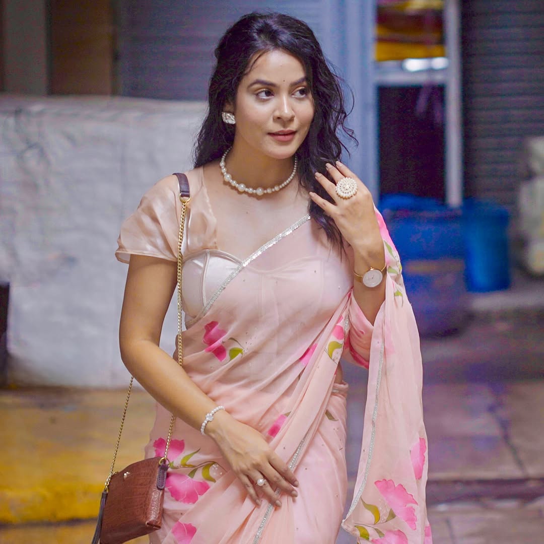 Hand-Painted Peachy Pink Floral Chiffon Saree